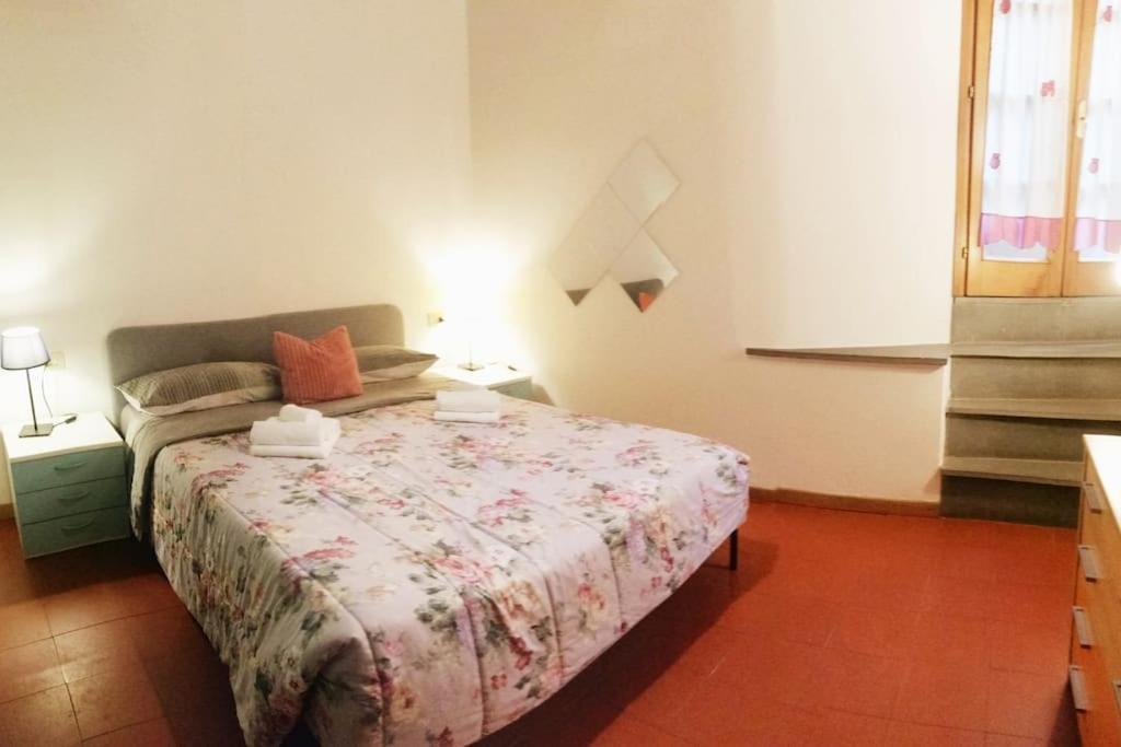 Cozy Apartment Near Train Station Florence Exterior photo